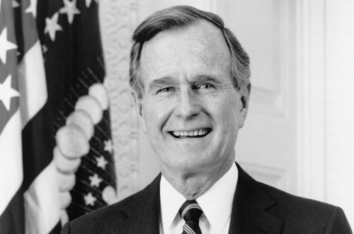 Джордж х. George h. w. Bush.